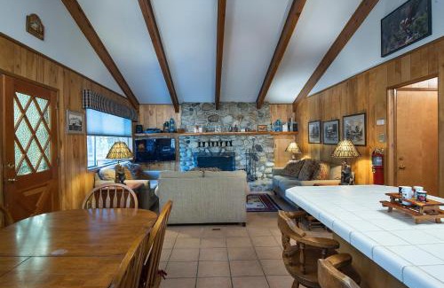North Wawona House | Yosemite Retreat in the Meadows