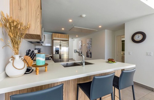 Oranjestad Condo | You can feel "on top" of the Ocean - Large Corner Condo has all the VIEWS!