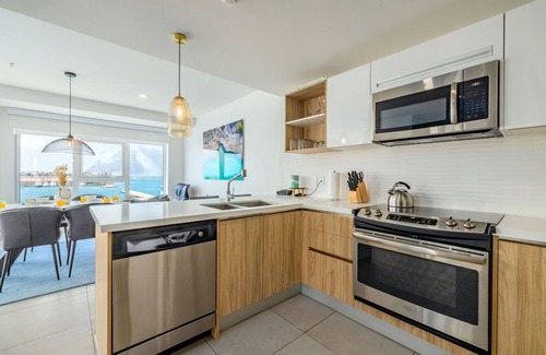 Oranjestad Condo | You can feel "on top" of the Ocean - Large Corner Condo has all the VIEWS!