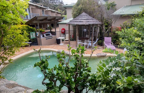 Point Lookout Apartment | You cannot beat this location a mere 100m to the nearest patrolled beach.