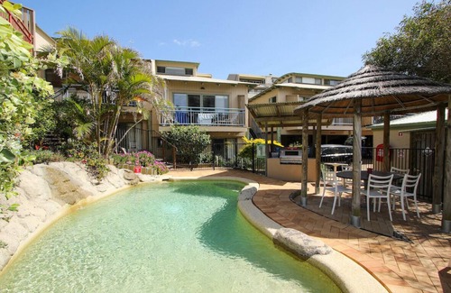 Point Lookout Apartment | You cannot beat this location a mere 100m to the nearest patrolled beach.