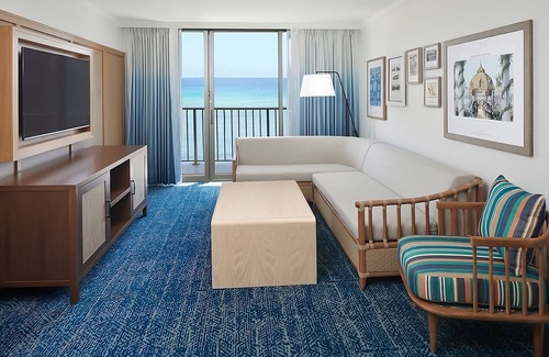 Waikiki Hotel | You Found it! 3 Serene Units, Restaurant, Few Blocks From The Waikiki Beach!