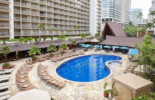 Waikiki Hotel | You Found it! 3 Serene Units, Restaurant, Few Blocks From The Waikiki Beach!