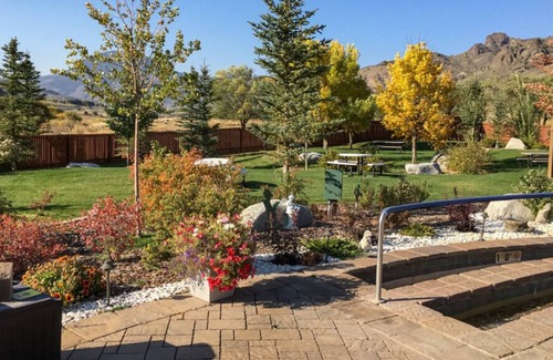Gardiner House | You Found it! Heated Pool, Near Near North Entrance of Yellowstone Park