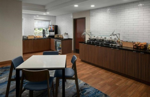 Lake Forest House | You'll find everything you need to keep you going!