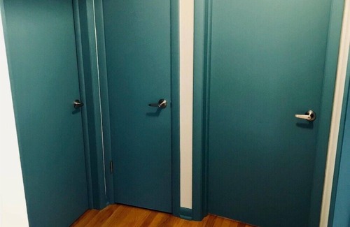 Berwyn Apartment | You'll love! Spacious, clean, remodeled, 2 bedroom, parking, coin W/D, linens