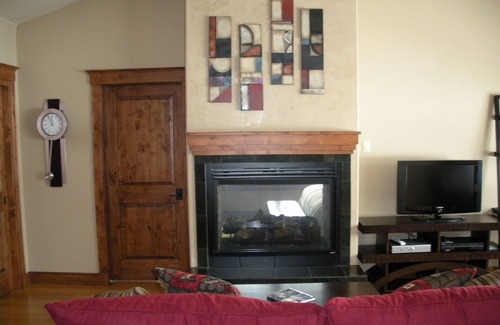 Carbondale House | You've Scored! Welcome to Paradise