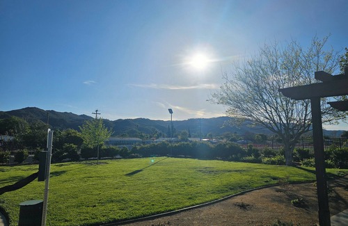 Wildomar House | You want peace and QuietnOne room upstairs queen n Tv, Kitchenette in loft &sofa