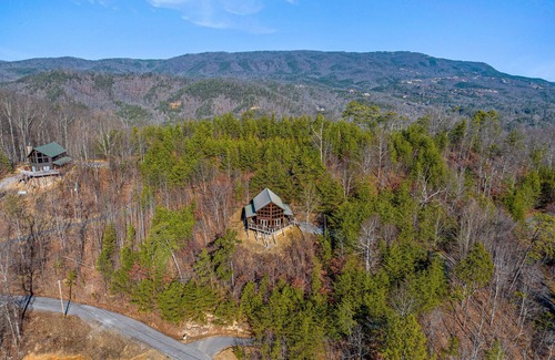 Gatlinburg - Pigeon Forge Cabin | You Won't Be Able To Stay Away