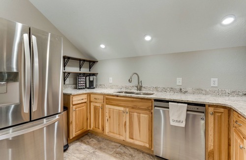 Young Harris Apartment | Young Harris Vacation Rental w/Mountain Views!