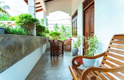 Kathaluwa Villa | Younger Villa - Luxury Boutique Home Fiber Wi-Fi & Kitchen