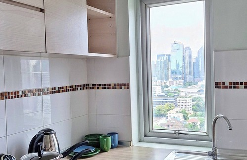 Khlong Toei Condo | Your 2nd home with a view centrally located in Bangkok
