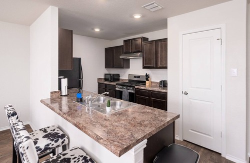 San Antonio House | Your Alamo Oasis
