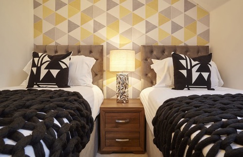 Brislington Villa | Your Apartment | Bristol Savoy Court - No.5
