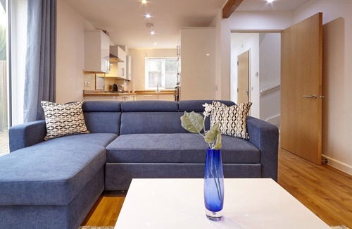 Brislington Villa | Your Apartment | Bristol Savoy Court - No.5
