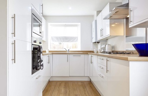 Brislington Villa | Your Apartment | Bristol Savoy Court - No.4