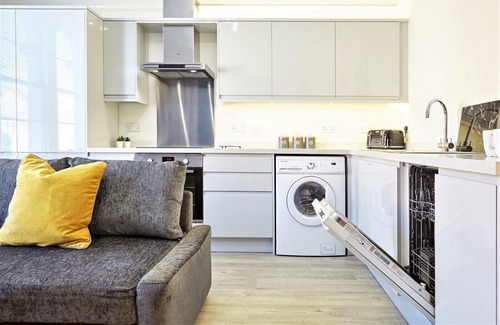 Clifton Villa | Your Apartment | Bristol The Sunningdale - No.2