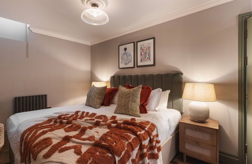 Bristol Apartment | Your Apartment | Cotham Arms - Studio (SK)