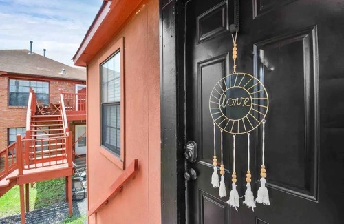 South Central Houston Apartment | Your Attractive High Vibe Boho Hidden Gem Close To Everything