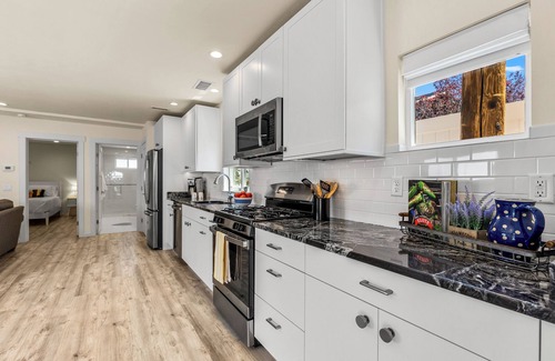 Flagstaff House | Your Autumn Solitude Quiet Escape Hot Tub Trails & Downtown Walks