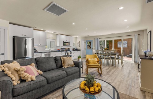 Flagstaff House | Your Autumn Solitude Quiet Escape Hot Tub Trails & Downtown Walks