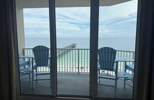 Navarre Beach Condo | Your Beach Escape with 3 Pools, 3 Hottubs, and Emerald Coast Beach Views!