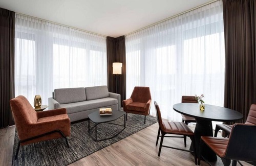 Central Area Hotel | Your Charming Hideaway in Salem! Pet-friendly Property, Kitchenette!