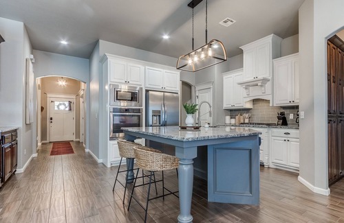 Edmond House | Your Cozy Modern Getaway in Edmond