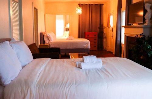 Downtown Apartment | Your Crew's Home Away From Home