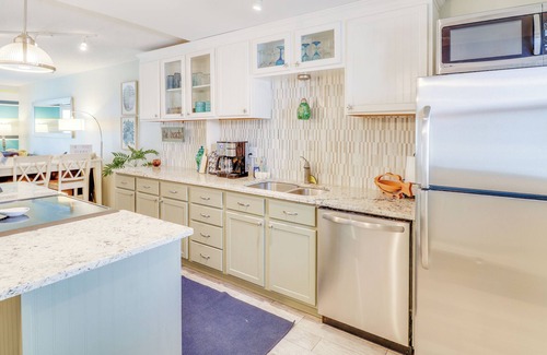 Brown House | Your Dose of Vitamin Sea - 2BDR @ Sea Coast Gardens