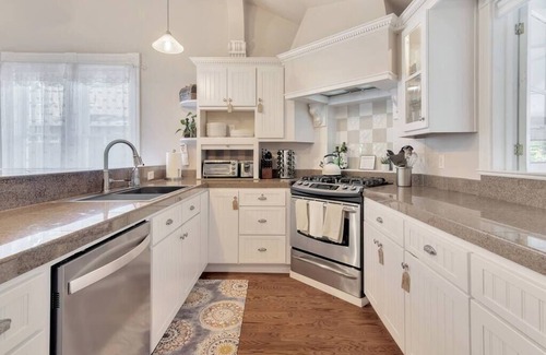 Paso Robles House | Your Downtown Oasis Getaway: The Paso Palm House