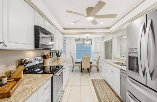 Palm River Estates House | Your endless summer at Sonrisa del Sol!
