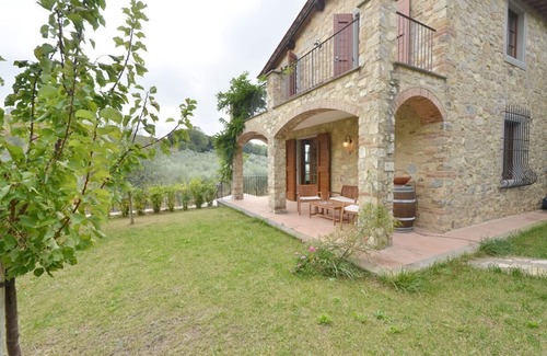 Villa A Sesta Villa | YOUR EXCLUSIVE HOLIDAY BETWEEN VINEYARDS AND CASTLES