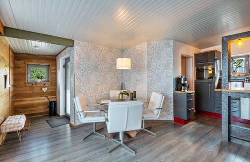 Guldengossa Apartment | Your Feel-Good Place Abendgold — Perfect for Families, Large Terrace & Close to the Lake with Free Parking