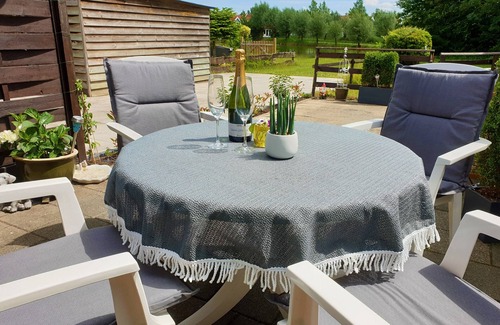 Bruinisse House | Your friendly vacation home DeKreek V59 4 pers, free WLAN