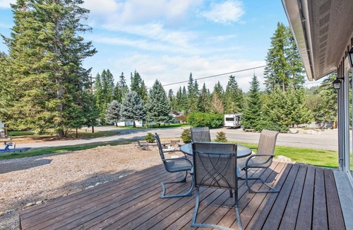 Bayview House | Your gateway to fun on the water and in the woods!