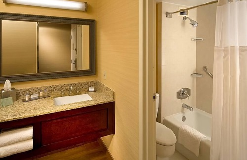 Gatlinburg Hotel | Your Gatlinburg Retreat for Relaxation! Swimming Pool, Pet-friendly Property!