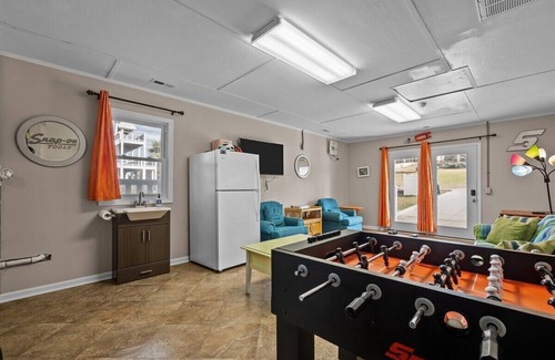 Emerald Isle House | Your Happy Place, just steps to the beach