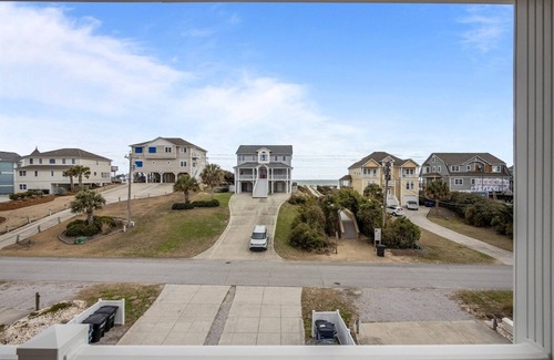 Emerald Isle House | Your Happy Place, just steps to the beach