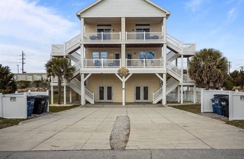 Emerald Isle House | Your Happy Place, just steps to the beach