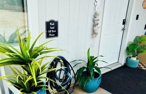 Laie House | Your Hawai‘i Home Base Spacious 3BR/2BA Sleeps 10, Beach Gear, Full Kitchen