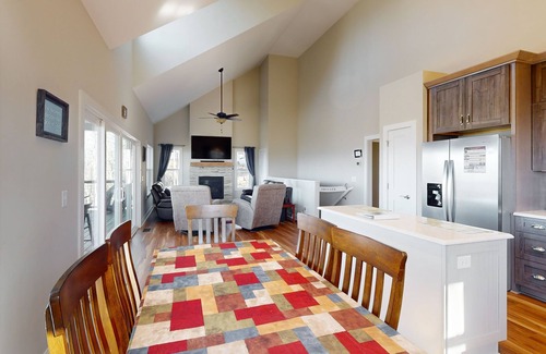 Clarkesville Cabin | Your Helen Escape with Breathtaking Mountain Views - wifi, firepit