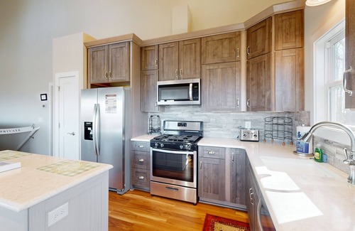Clarkesville Cabin | Your Helen Escape with Breathtaking Mountain Views - wifi, firepit