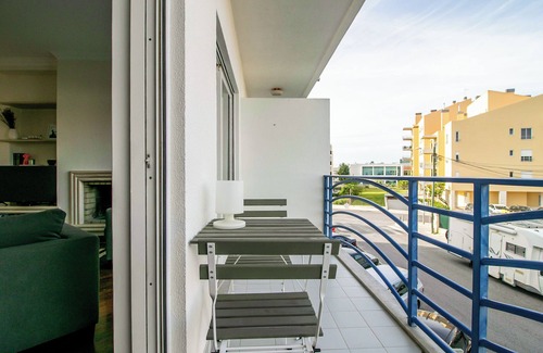 Oeiras Apartment | Your holiday home near Carcavelos beach!