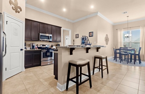 Lake Charles House | Your Home Away from Home for Working Professionals: Luxury Suites with Two King Size Beds