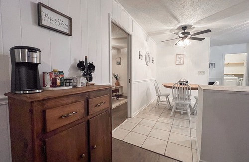 Rainbow City House | Your Home Away From Home In Rainbow City, Convenient Location