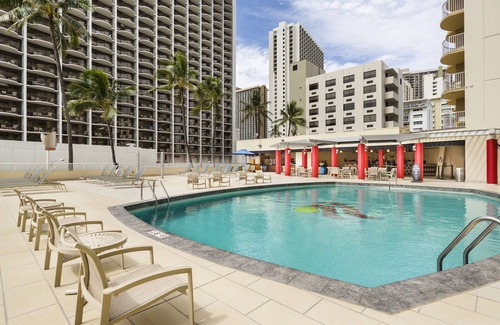 Waikiki Hotel | Your Home Away From Home! City View, Beachfront Property, Onsite Swimming Pool
