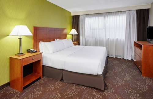 Matteson House | Your Home Away From Home! 2 Convenient Units, Free Parking, Onsite Dining