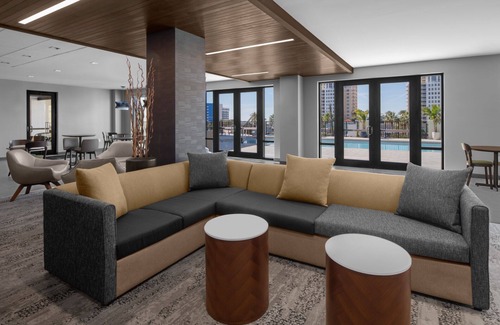 Clearwater Beach Hotel | Your Home Away From Home! 3 Great Units, On-Site Restaurant, Outdoor Pool