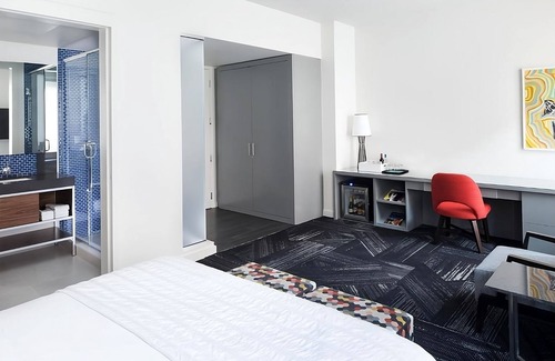 Downtown Minneapolis Hotel | Your Home Away From Home! Near Bakken Library & Museum! Pet-friendly Property